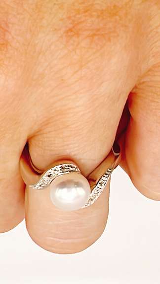 Fine Sterling Silver and Pearl Cocktail Ring
