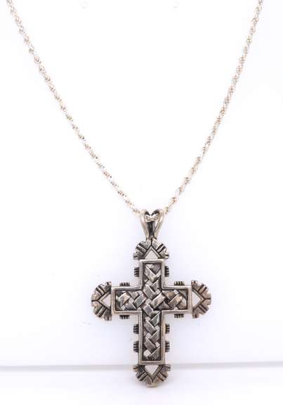 Vintage 925 Sterling Silver Cross Pendant on Rope Chain
