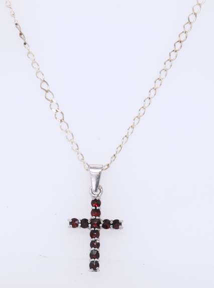 925 Sterling Silver Cross Pendant on Chain