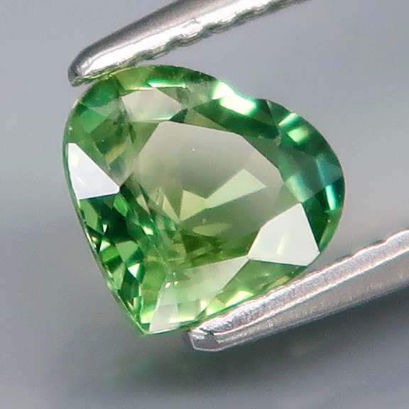 Lovely 1.05ct blue green Sapphire