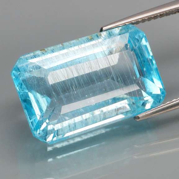 Collectors 21.66ct sky blue rutilated Topaz