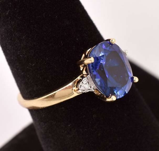 Darling Sapphire and Diamond Ring in Yellow Gold