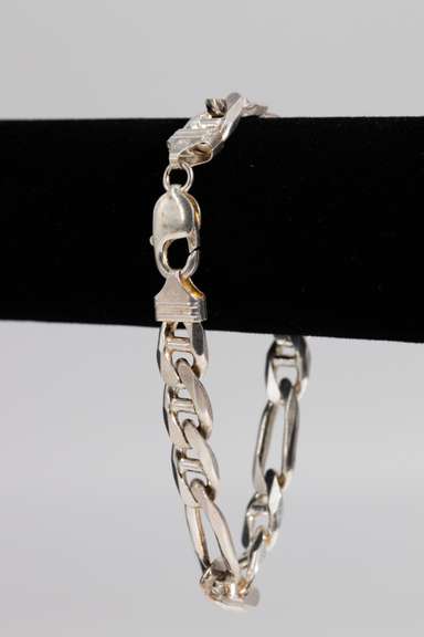 Italian .925 Sterling Silver 10.6mm Figaro Link Bracelet 9.25 Inches