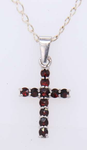 925 Sterling Silver Cross Pendant on Chain