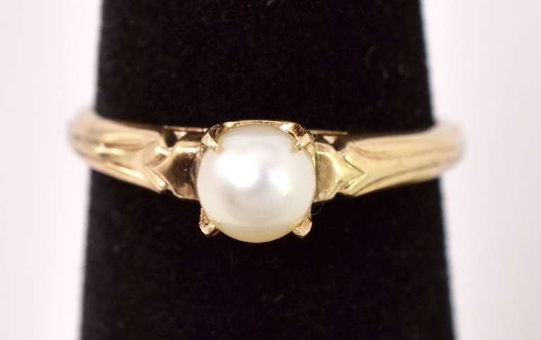 Splendid Dainty Pearl Ring in 14K Yellow Gold