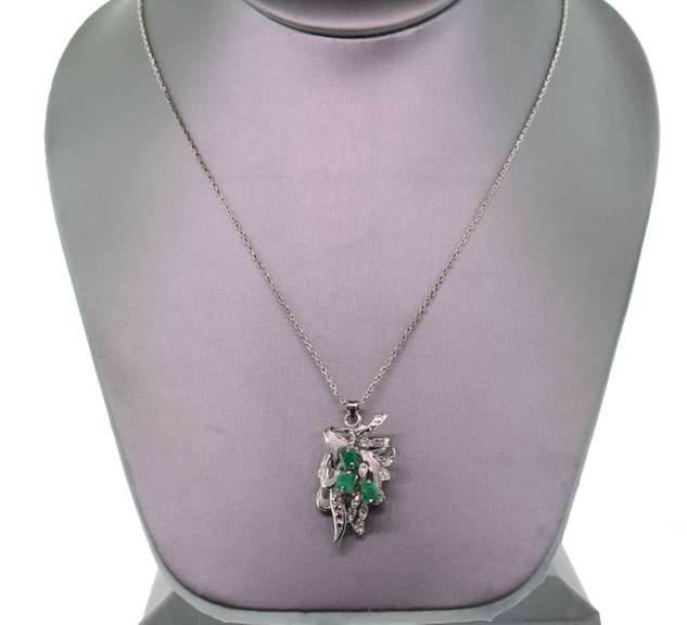 18K WHITE GOLD DIAMOND AND EMERALD SET