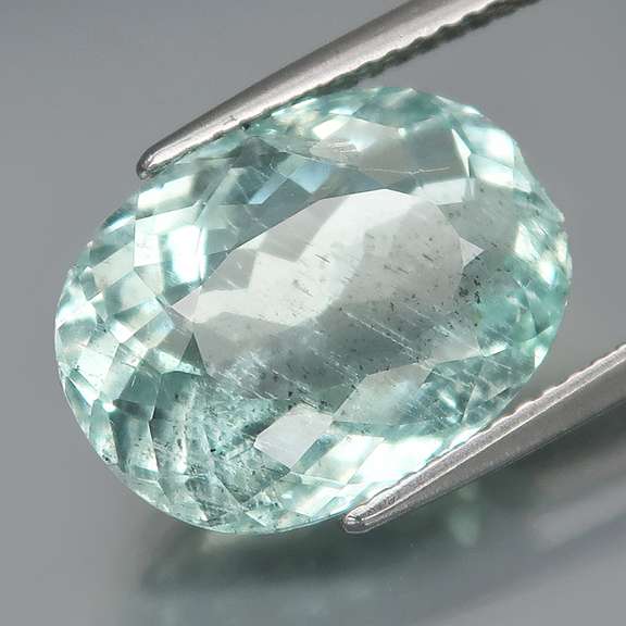 Glittering 7.39ct platinum blue Aquamarine