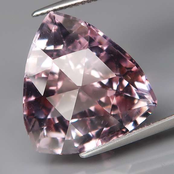 Exquisite 22ct Rose de Franc Amethyst