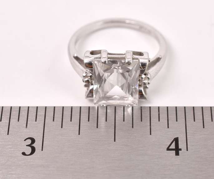 Wonderful White Gemstone Ring in White Gold