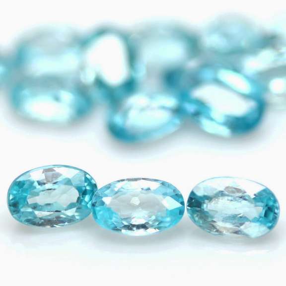 Vibrant blue! 9.80ct 14pc Cambodian Zircon set