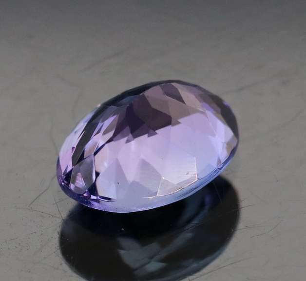 Stunning 1.26ct oval cut Tanzanite