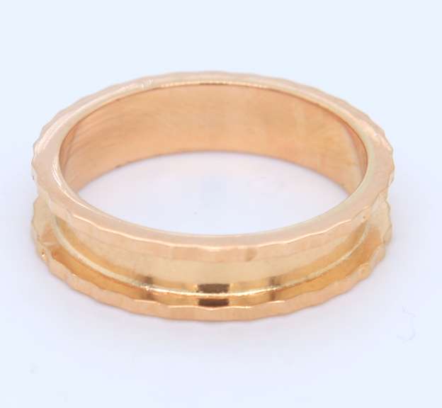 Beautiful 18kt Satin Finish Edge Band
