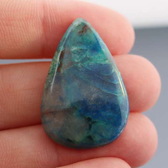 Captivating 31.91ct glossy blue Azurite