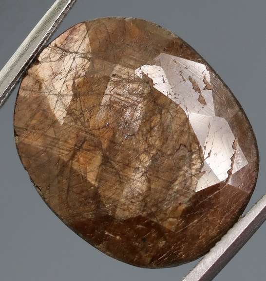 UNTREATED! Shimmering 16.47ct earth toned faceted Sapphire