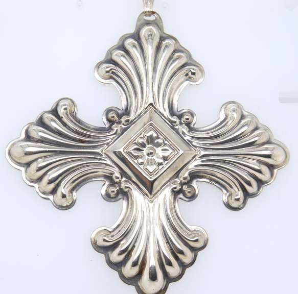 Reed & Barton 925 Sterling Silver Pendant on Chain