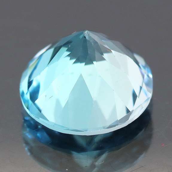 Glittering 6.67ct sky blue Topaz solitaire