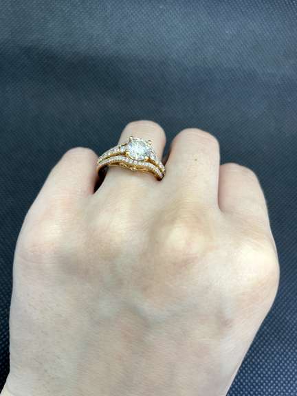 DAZZLING 18K ROSE GOLD ENGAGEMENT RING WITH 1.23 CARATS OF ROUND BRILLIANT DIAMOND