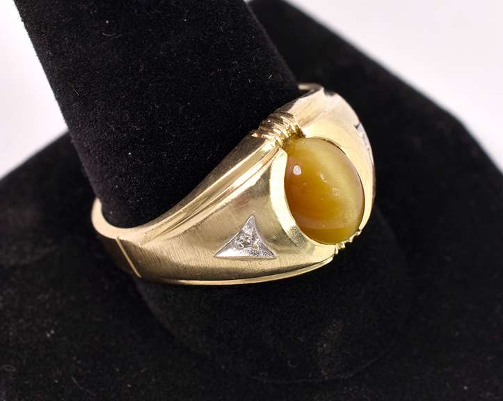 Stunning Men's Tiger's Eye and Diamond Ring in Yellow Gold