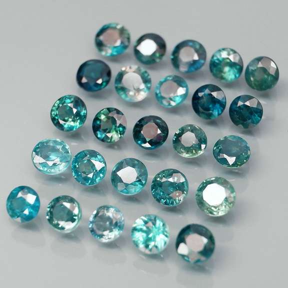 Heated only! 5.33ct round cut Australian Sapphire set