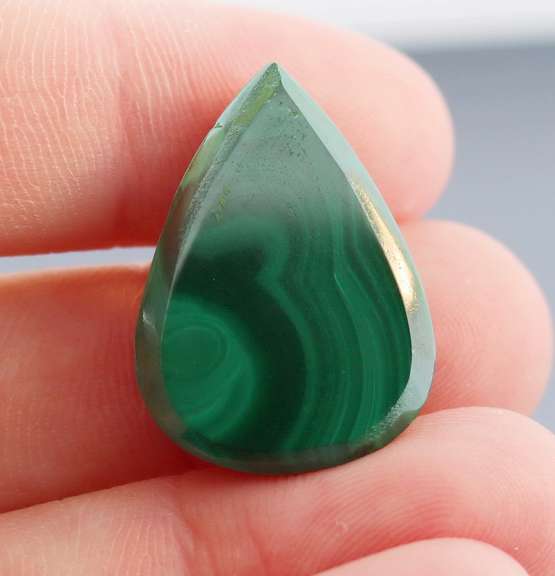 Gorgeous 32.98ct untreated Green Malachite