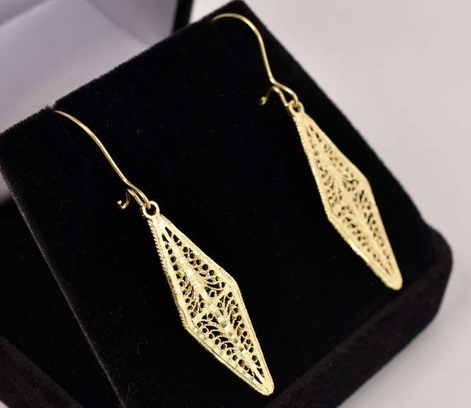 Darling Dangling Earrings in 14K Yellow Gold