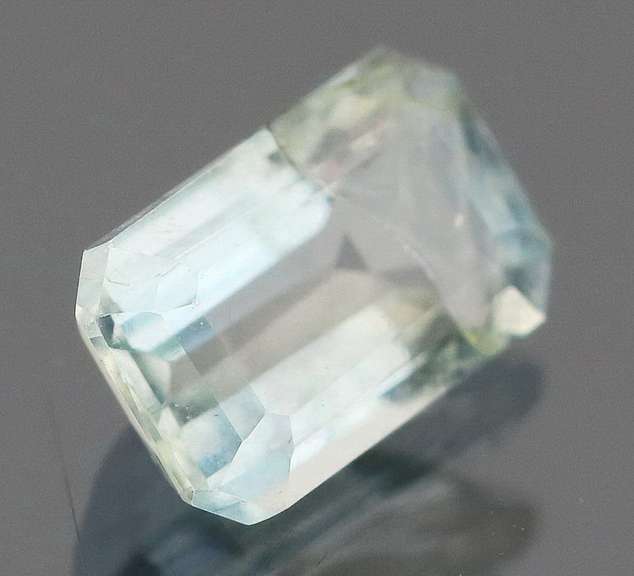 Striking untreated 1.03ct Aquamarine