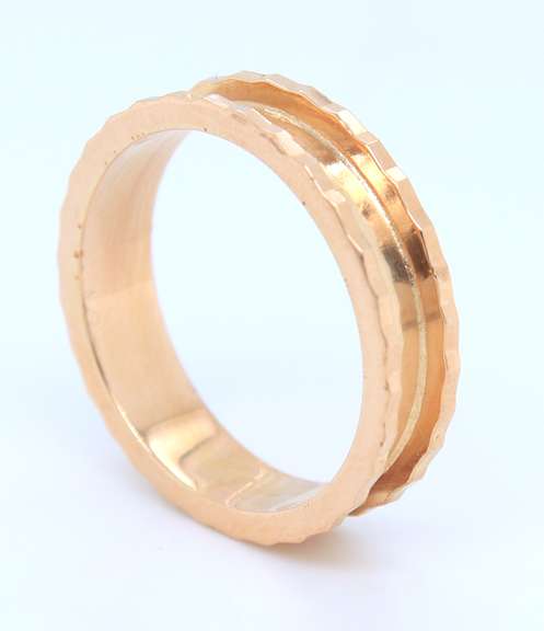 Beautiful 18kt Satin Finish Edge Band