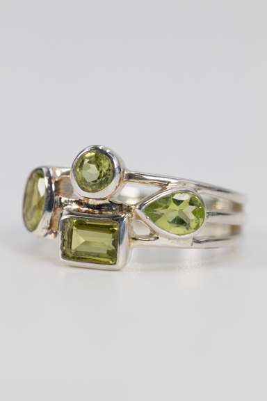 .925 Sterling Silver Ring Peridot Gemstone Ring Size 7.75