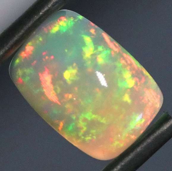 Ravishing 2.27ct unheated Welo Jelly Opal