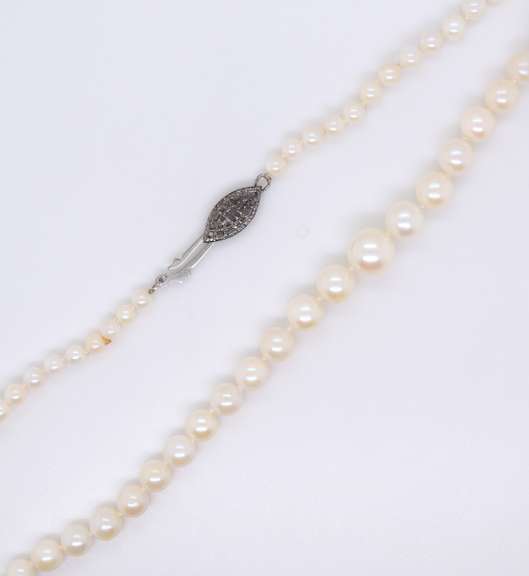 Graduated Pearl Necklace and Sterling Silver Pendant