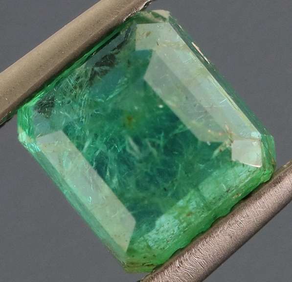 Vivid green! Unheated! 1.77ct Colombian Emerald