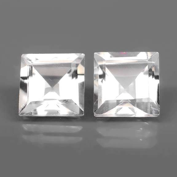 Excellent 6.65ct UNHEATED diamond white Topaz set