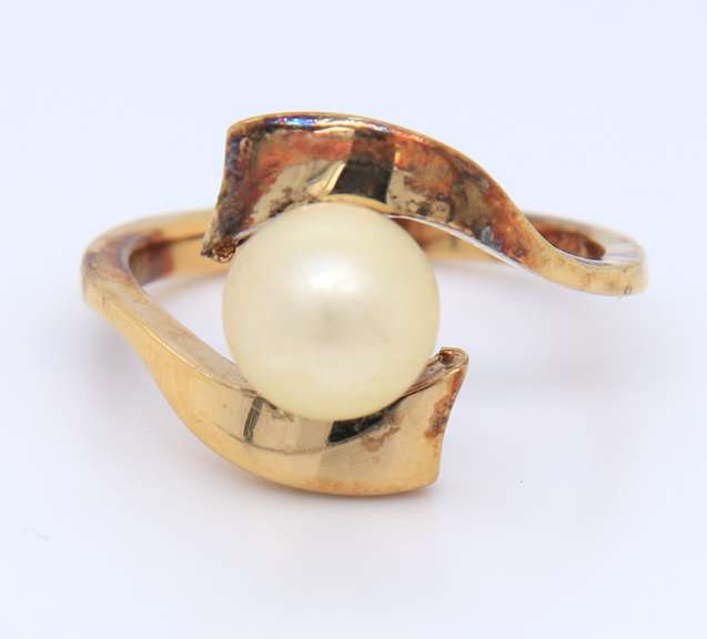 Vintage 925 Sterling Silver Pearl Ring