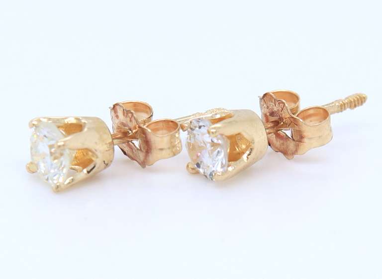 Elegant Yellow Gold Round Brilliant Cut Diamond Stud Earrings