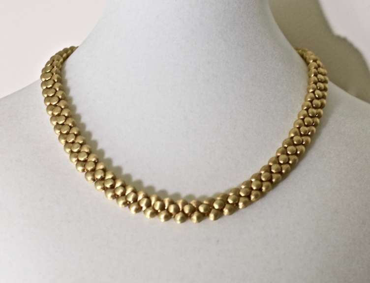 Stunning and Elegant Heavy 18K Choker Necklace
