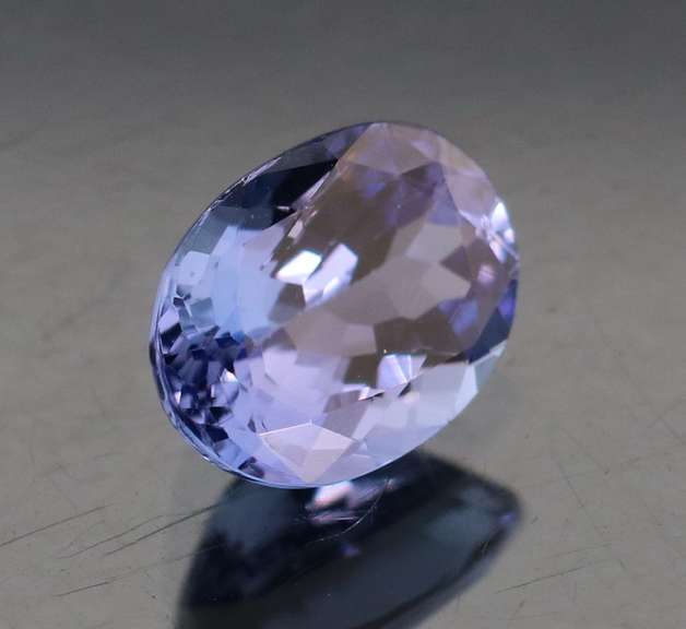 Stunning 1.28ct oval cut Tanzanite