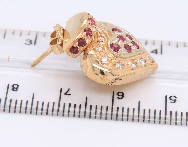 18kt Yellow gold pearl, ruby and diamond pendant on chain