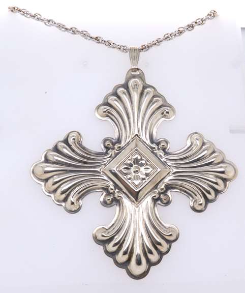 Reed & Barton 925 Sterling Silver Pendant on Chain