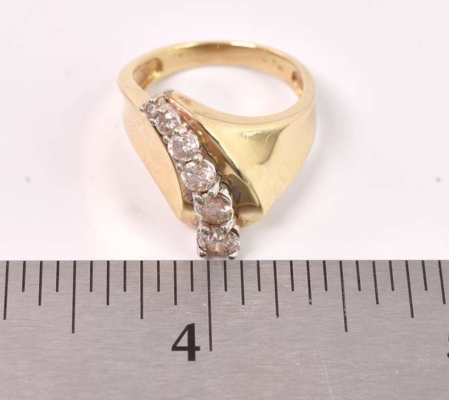 Radiant Approx. 0.65CTW Diamond Ring in Yellow Gold