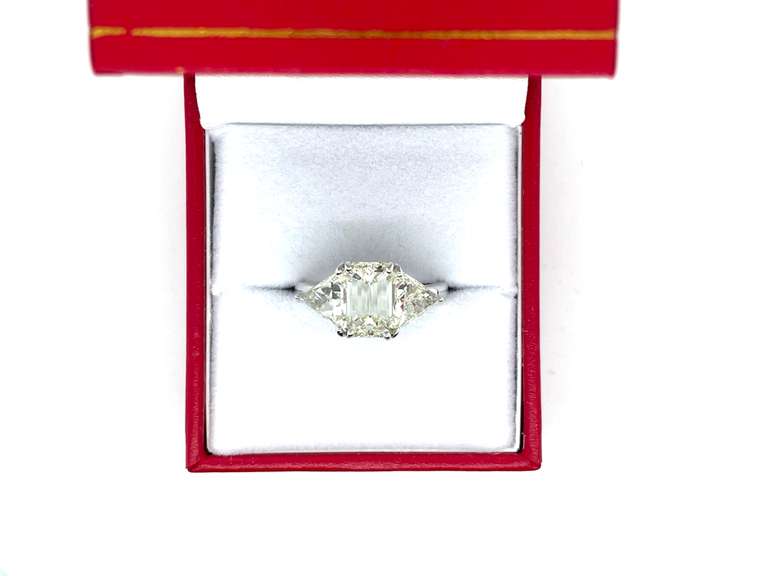 BRILLIANT!! 4+ Carat Diamond Trinity Ring in 18kt White Gold