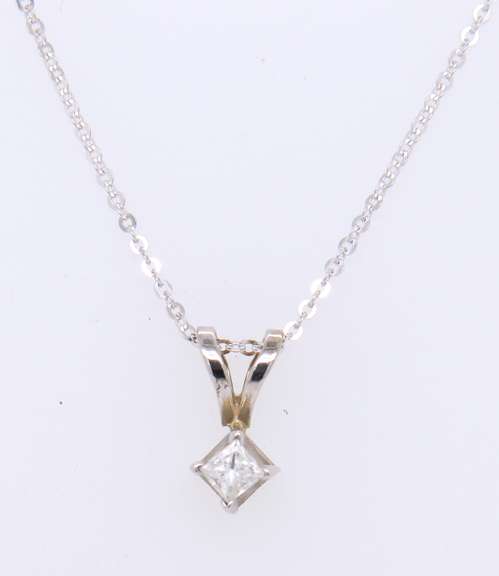 Lovely White Gold Princess Cut Diamond Pendant on Chain