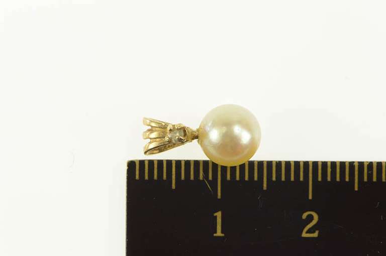 14K Yellow Gold Pearl Diamond Accent 6.9m Classic Pendant