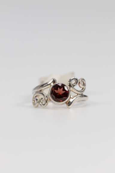 .925 Sterling Silver Ring Garnet Gemstone Ring Size 6.5