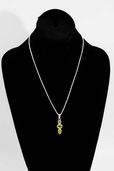 .925 Sterling Silver Pendant w/ Peridot Gem Stones 38mm x 11mm