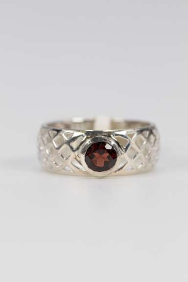 .925 Sterling Silver Garnet Gemstone Ring Size 9.5