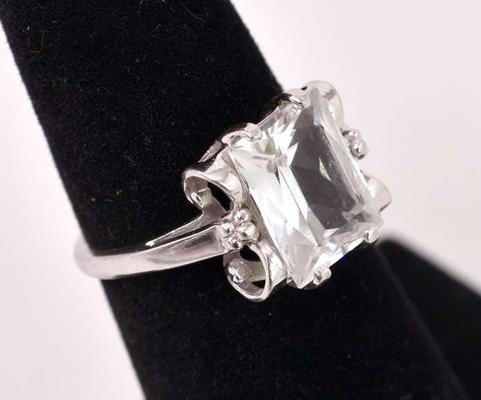 Wonderful White Gemstone Ring in White Gold