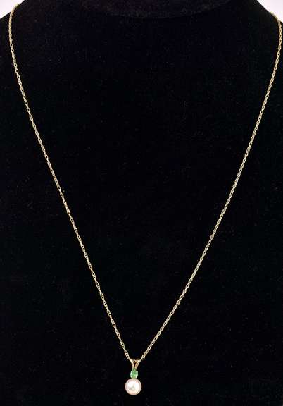 Precious Pearl and Emerald Pendant Necklaces in 14K Yellow Gold