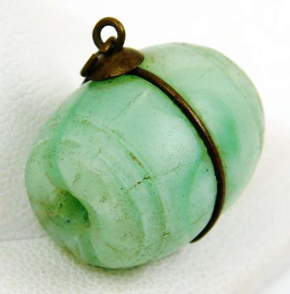 Early Niagara Falls Glass Barrel Stanhope Charm