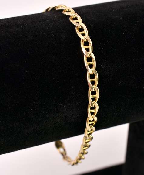 Classic Mariner Chain Bracelet in Yellow Gold
