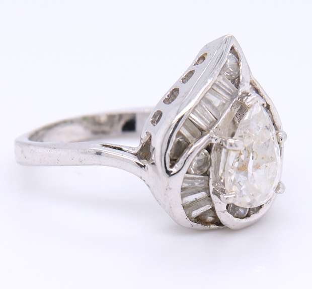 Vintage 925 Sterling Silver Cubic zirconia Ring